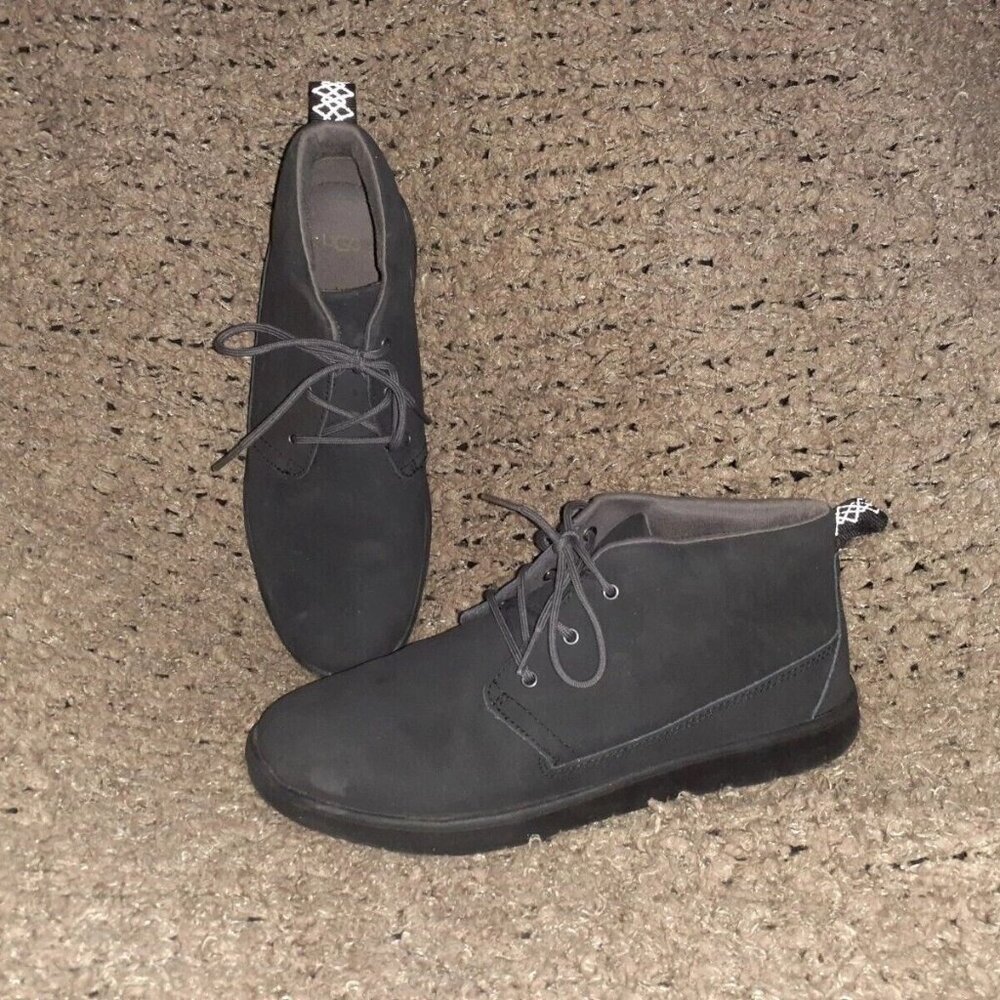 TREADLITE BY UGG-Canoe Chukka Sneaker-Black Nubuck-Sz 36-6-Near Mint